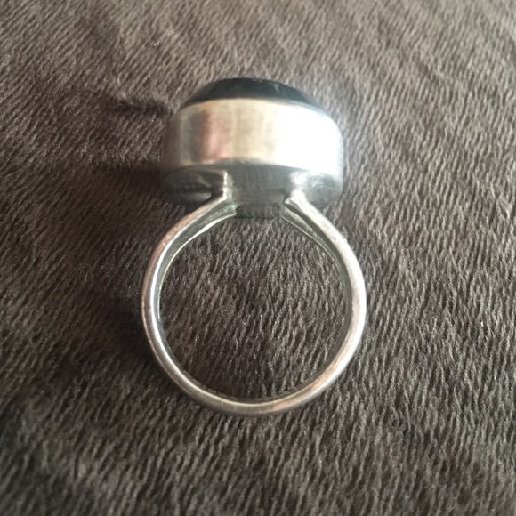 Vintage Silver and Onyx ring - Picture 3 of 4